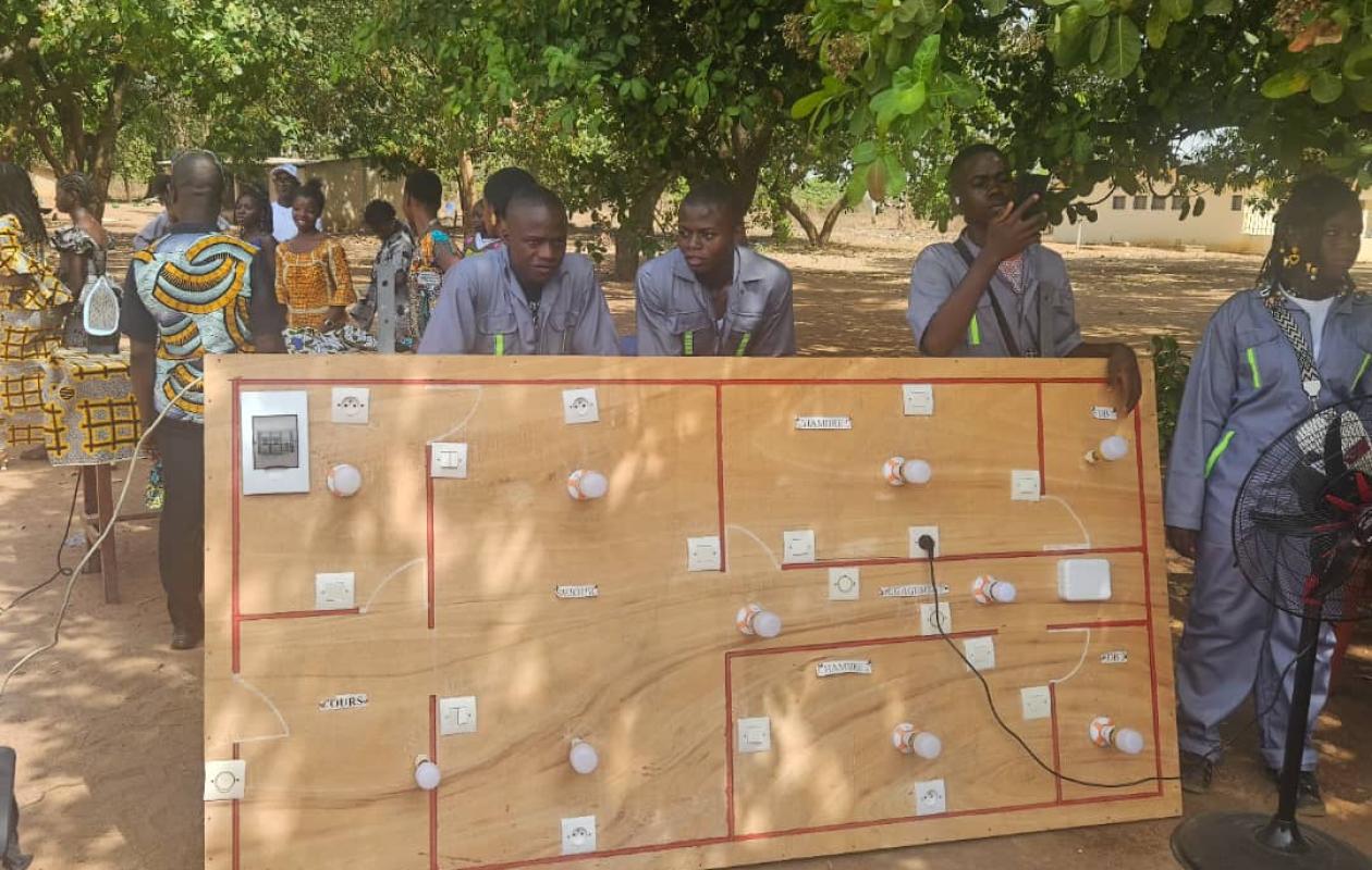 Insertion professionnelle à Korhogo : 112 jeunes reçoivent leurs attestations après deux ans de formation