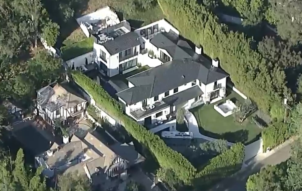 La maison de Rihanna visée par des tirs à Los Angeles, une femme arrêtée