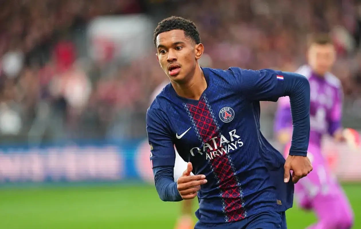 PSG : Le magnifique geste de Senny Mayulu pour ses parents