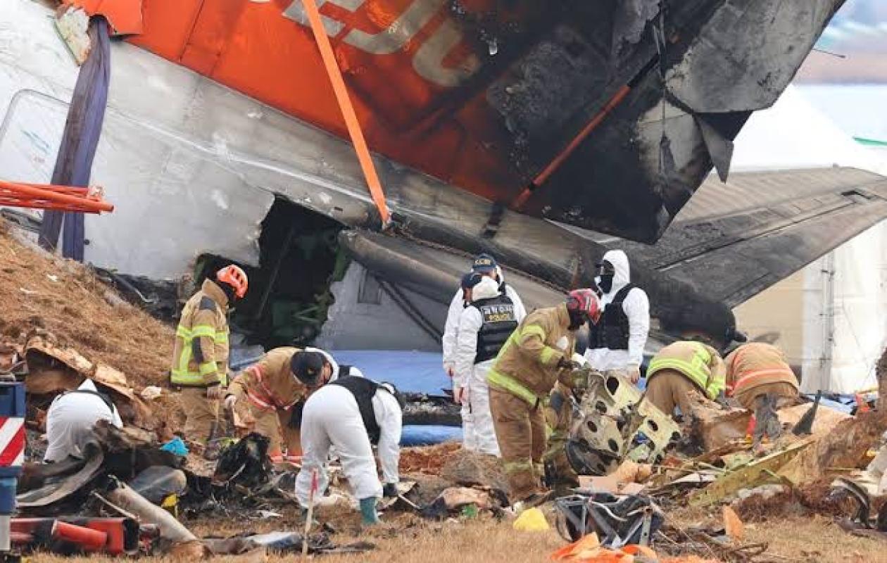 Crash du Boeing 737-800 en Corée du Sud : les passagers auraient pu tous survivre… Des travaux à bas coûts sont à l’origine du drame révèle un rapport