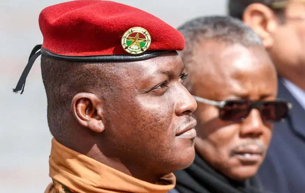 Plus de 100 morts en 10 jours dans le silence du gouvernement : le Burkina Faso submergé par les attaques djihadistes