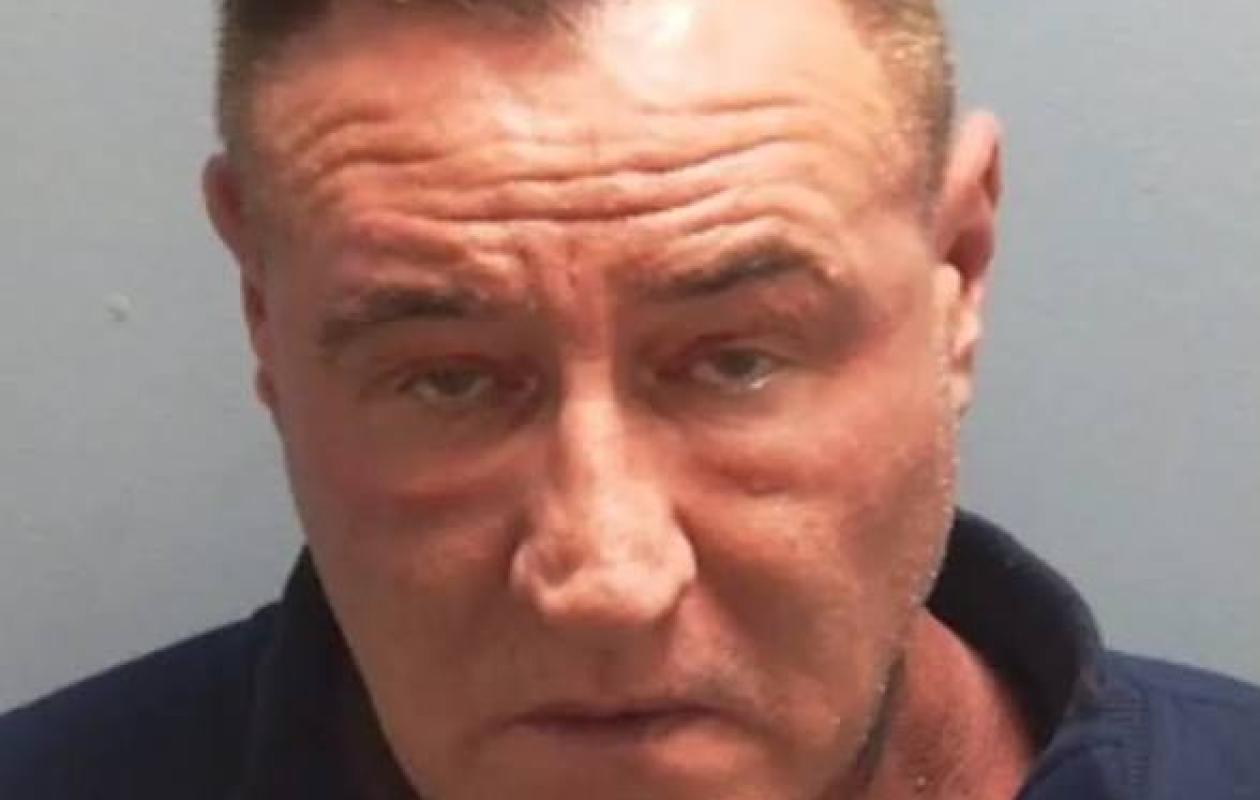 Il force sa compagne à s’enlaidir, la ligote et l’étrangle : la raison va vous choquer