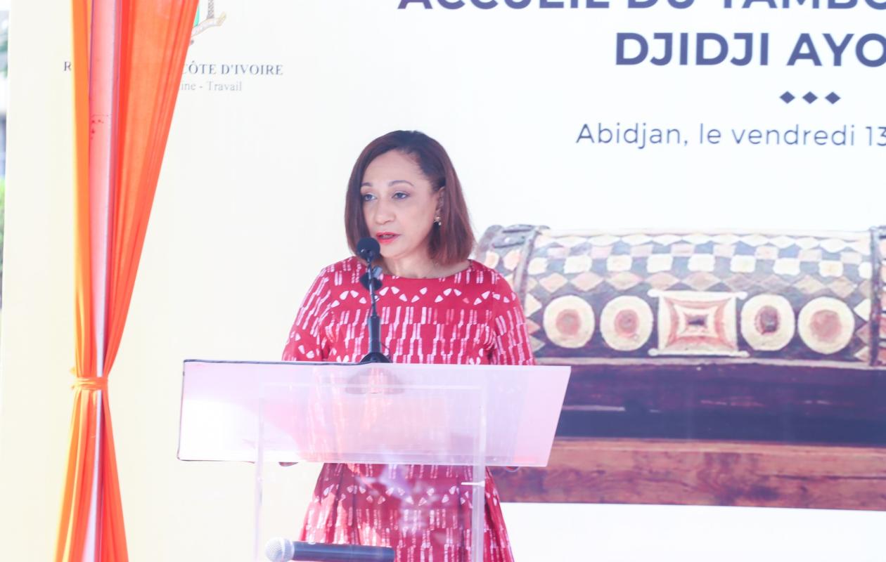 Côte d’Ivoire : après 110 ans en France, le tambour sacré Djidji Ayôkwé fait son grand retour à Abidjan