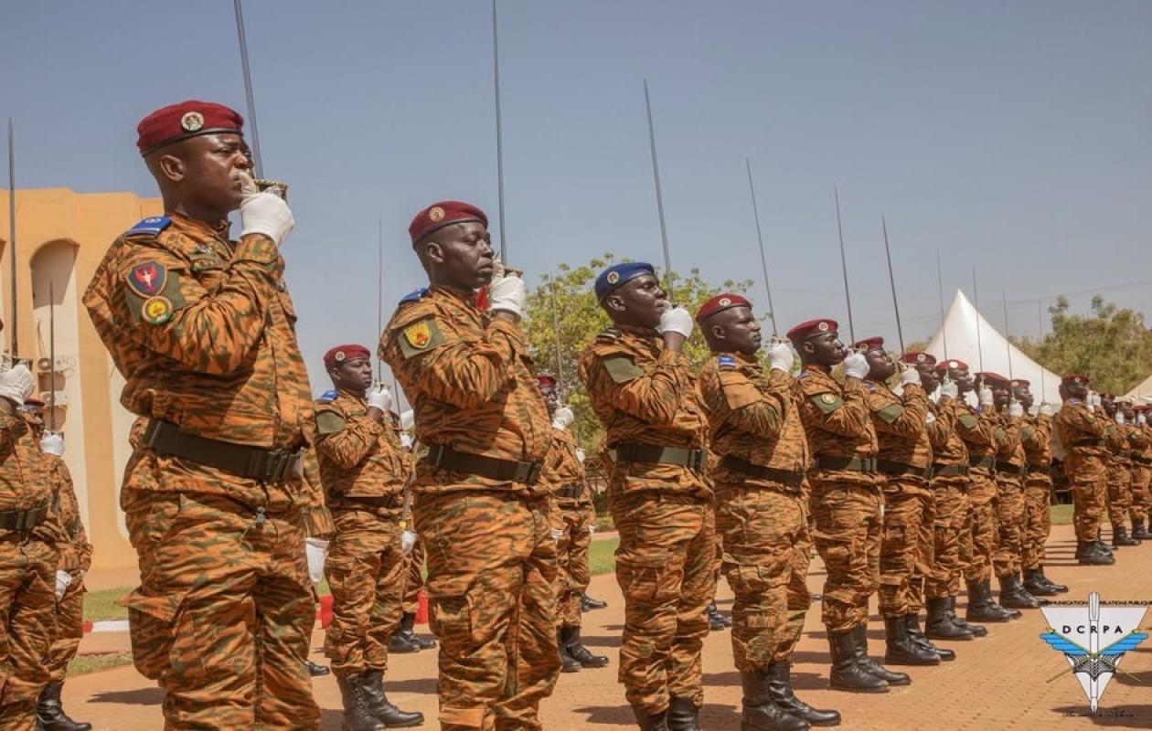 Burkina Faso : 90 militaires élevés au grade de sous-lieutenant à l’Académie militaire Georges Namoano