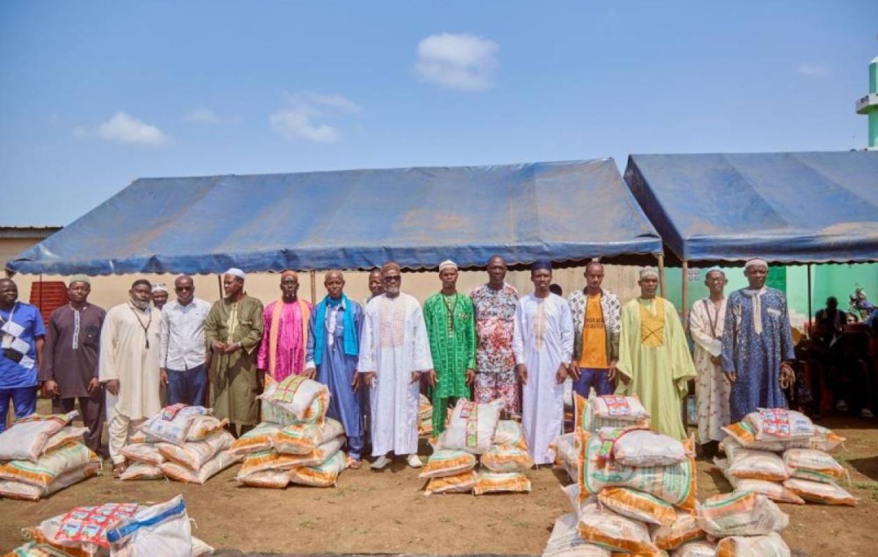 Solidarité interreligieuse : 50 tonnes de riz et des équipements agricoles offerts