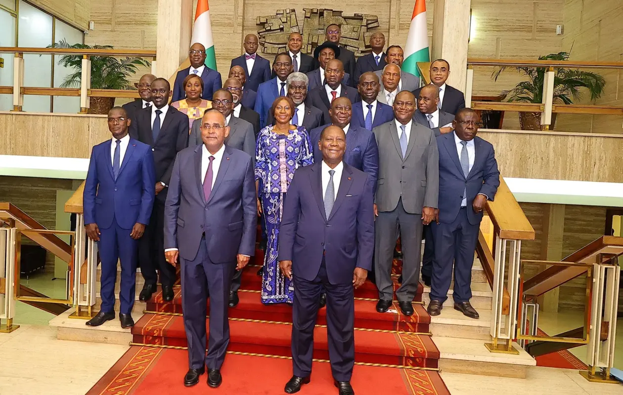 Clap de fin pour les Districts Autonomes, 12 « barons » remerciés