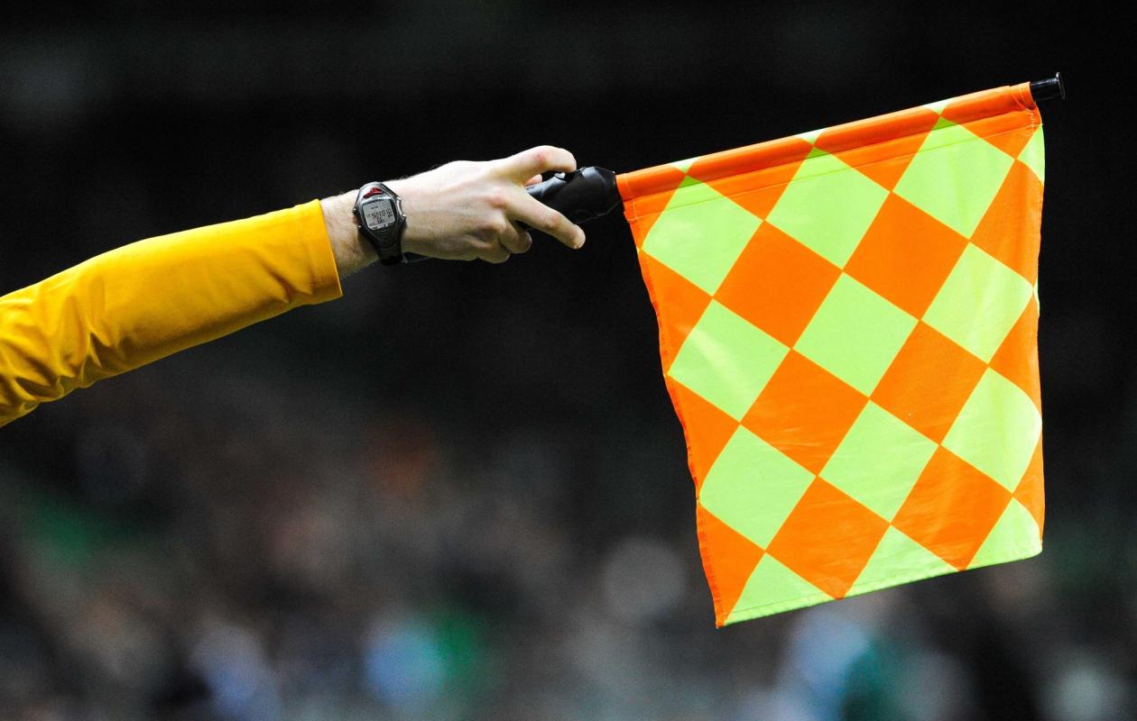 Carton rouge pour un arbitre de l'élite : une fraude aux billets d'avion sanctionnée