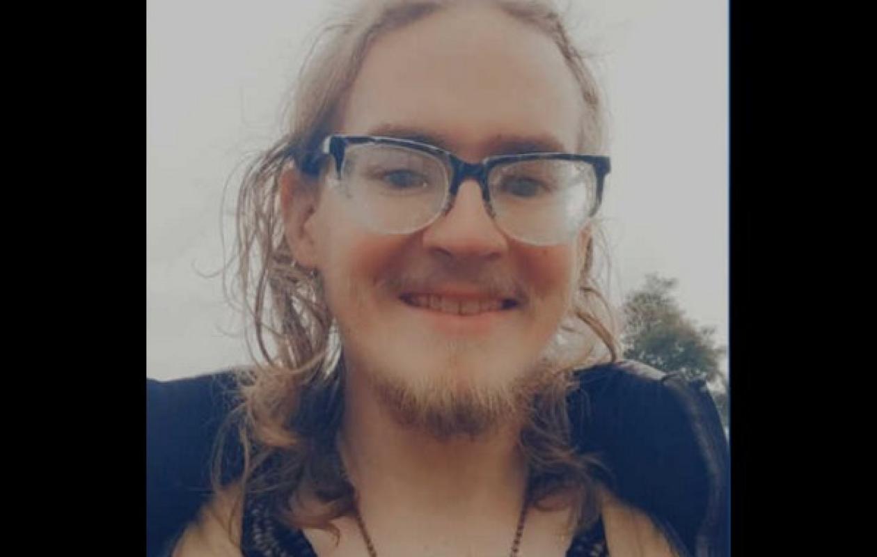 Des parents confient leur trois enfants à ce baby-sitter... ils n'imaginaient pas la vérité