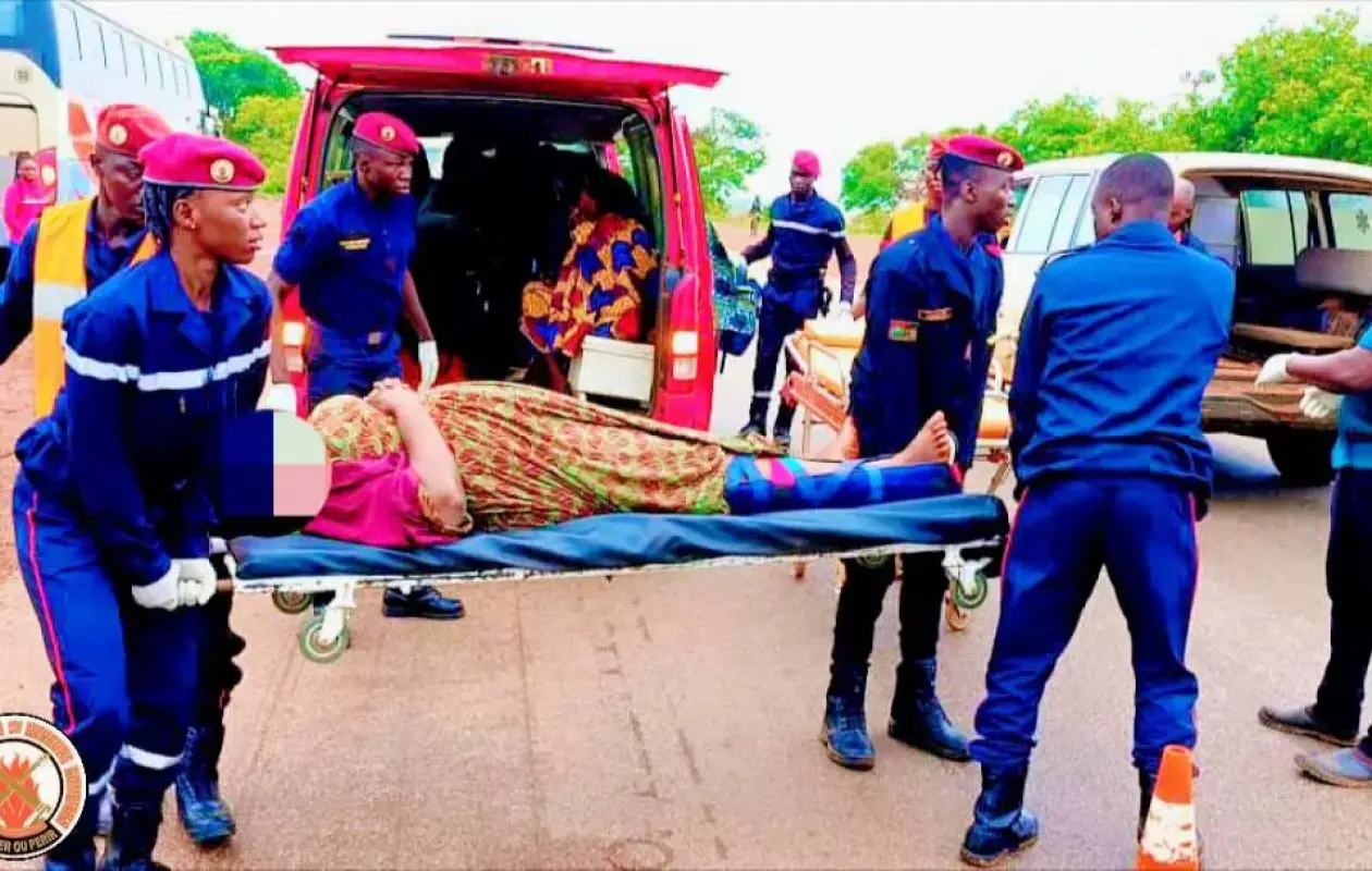Tragédie à Gouméré : Deux morts et plusieurs élèves fauchés devant le lycée