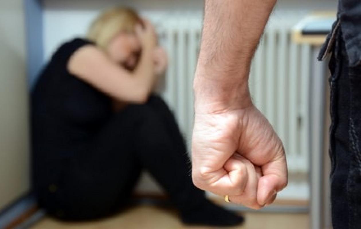 Une femme porte plainte pour violences conjugales... quelques jours après, elle est retrouvée morte