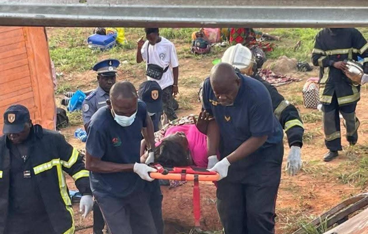 Accident sur l’autoroute du Nord : un mort et des dizaines de blessés dans la sortie de route d’un car UTB