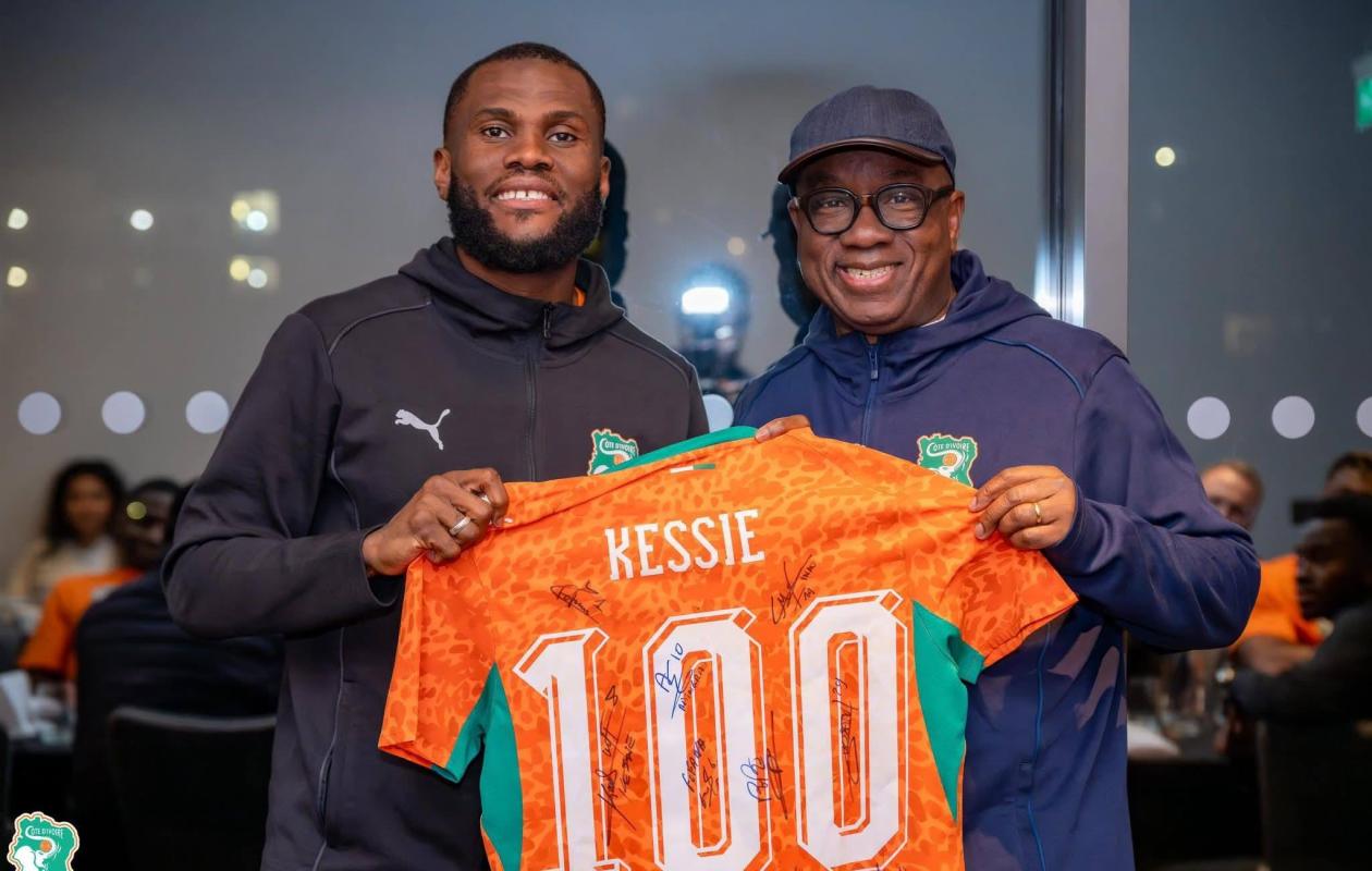 Franck Kessié franchit la barre des 100 sélections et reçoit les honneurs de la FIF