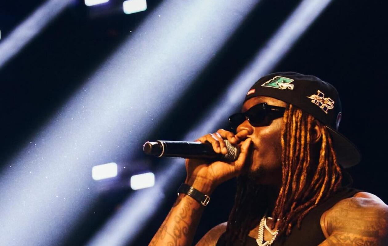 Himra à Lomé : Un show explosif qui divise l'opinion