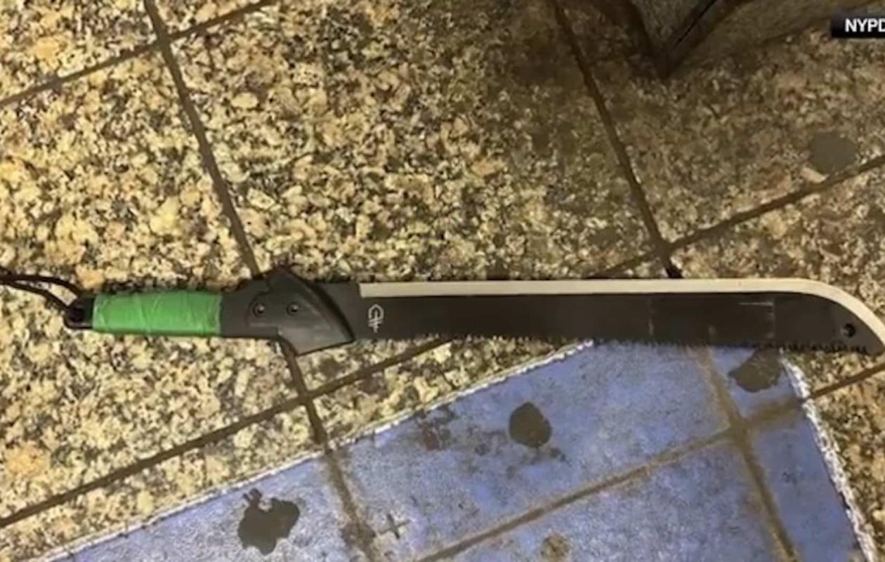Manhattan : un assaillant abattu par la police après une attaque à la machette dans le métro