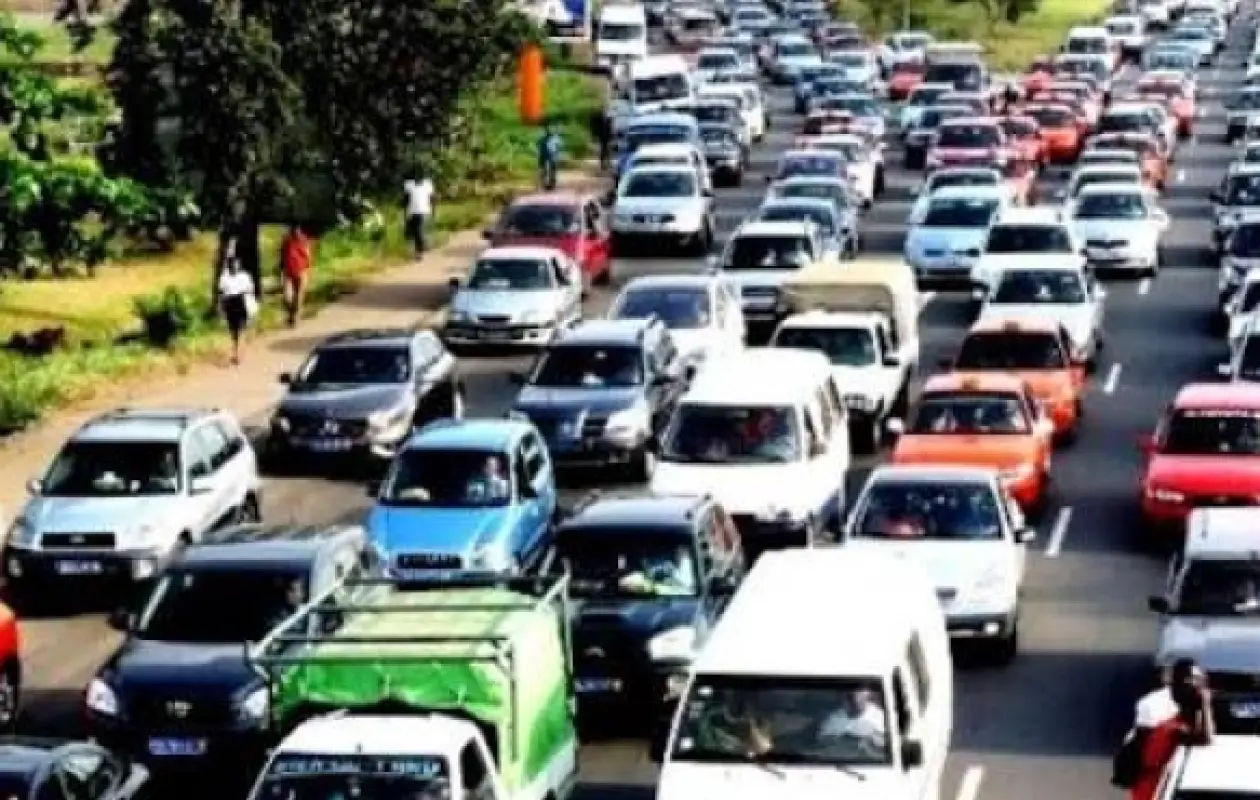 Autoroute du Nord : Le trafic perturbé par un camion coincé sous un pont