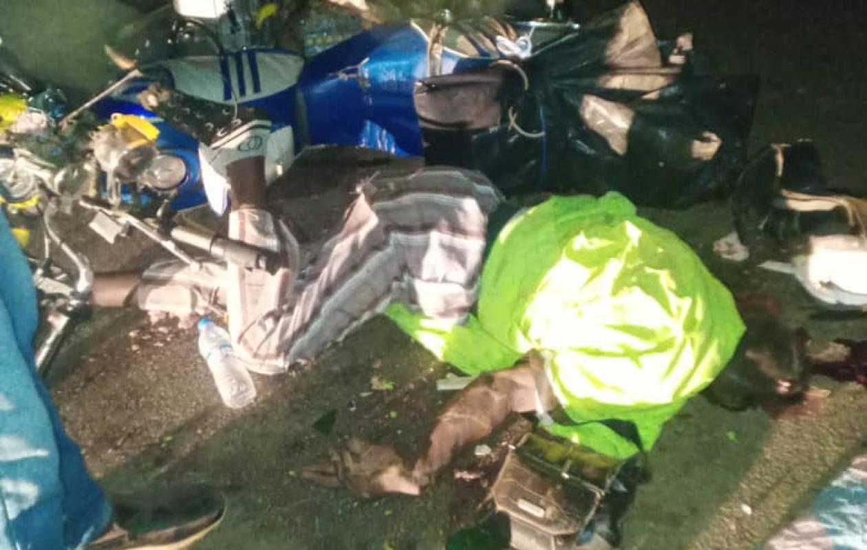 Drame à Manabri : un motocycliste se tue en percutant un camion-remorque lors d’un dépassement fatal