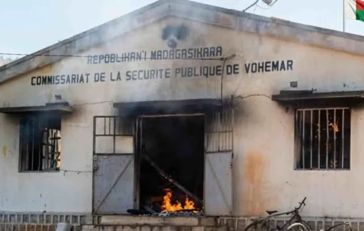 Madagascar : la population incendie un commissariat après l’arrestation d’un présumé meurtrier
