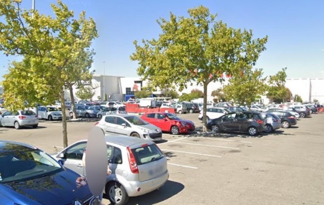 Ce qu'a vécu une jeune femme de 20 ans en plein jour sur le parking d'Auchan au Pontet est terrifiant