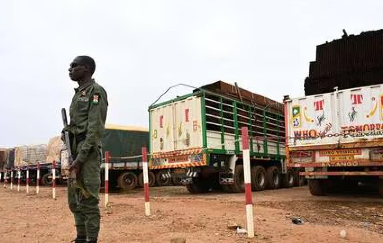 Burkina Faso : la junte suspend près de 360 associations