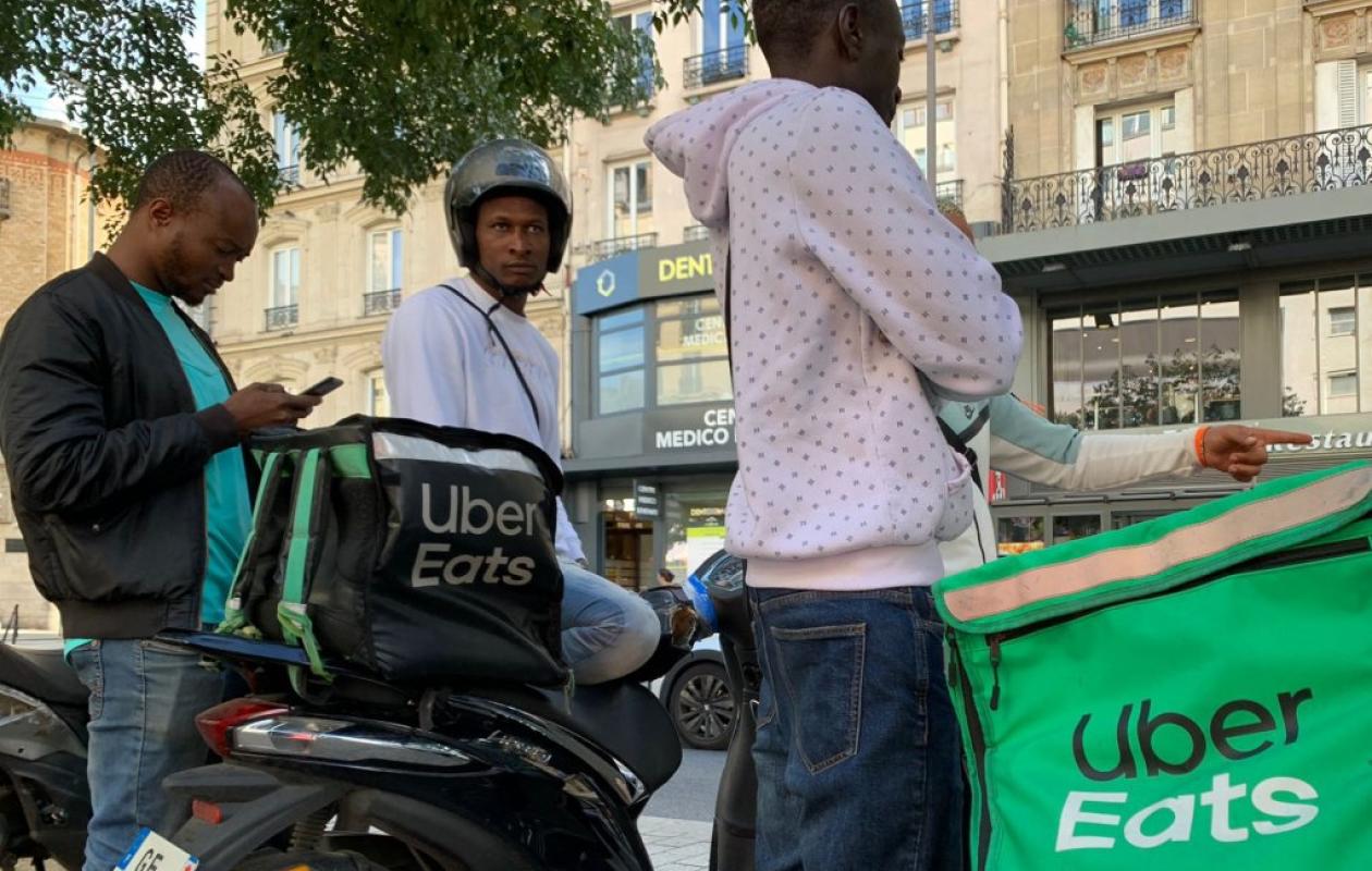 "On alerte sur les conditions de travail depuis des années" : une plainte pour "trafic d'êtres humains" déposée contre Deliveroo et Uber Eatsplainte, trafic, etre, humain.