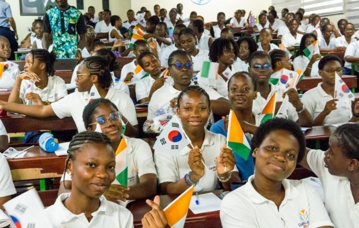 Introduction du coréen à l’école : Abidjan teste un projet pilote avec 200 élèves