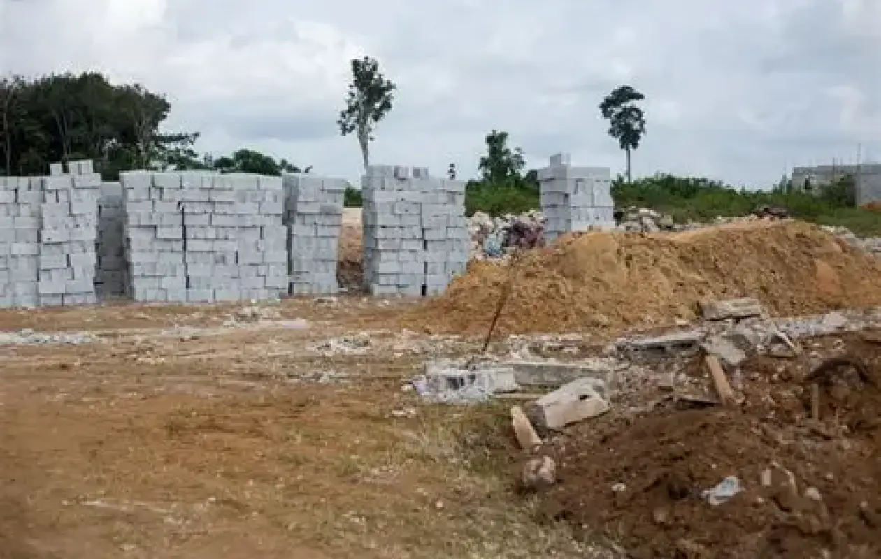 Litige foncier à Abidjan : Un opérateur face à la justice pour 165 millions FCFA