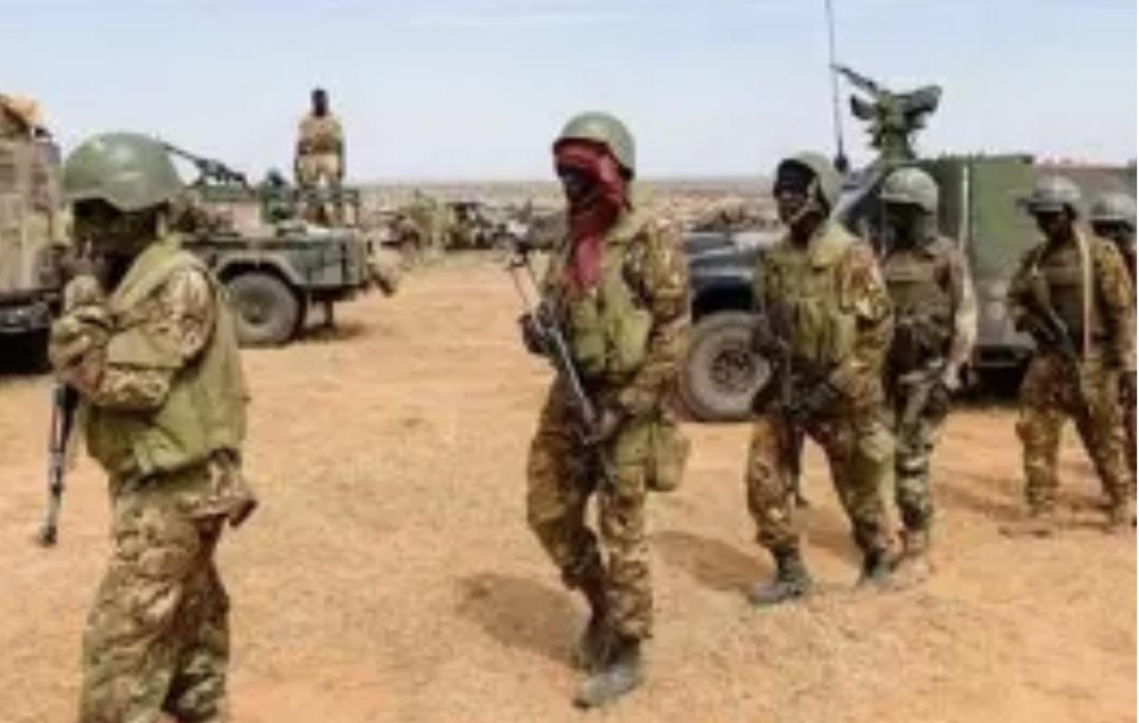 Mali : l’armée affirme avoir déjoué des attaques terroristes simultanées et infligé de lourdes pertes aux assaillants