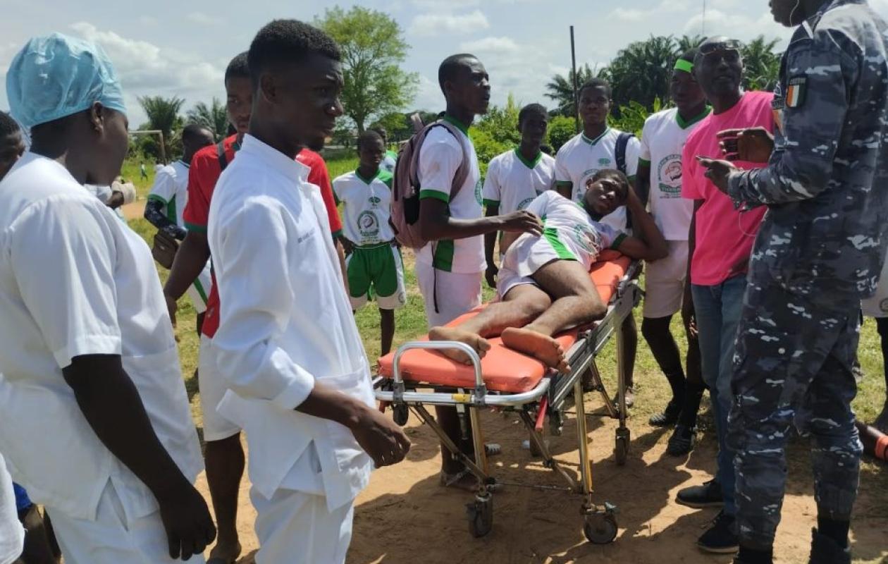 Baccalauréat 2026 à Tiébissou : un candidat se fracture la jambe en pleine épreuve d’EPS