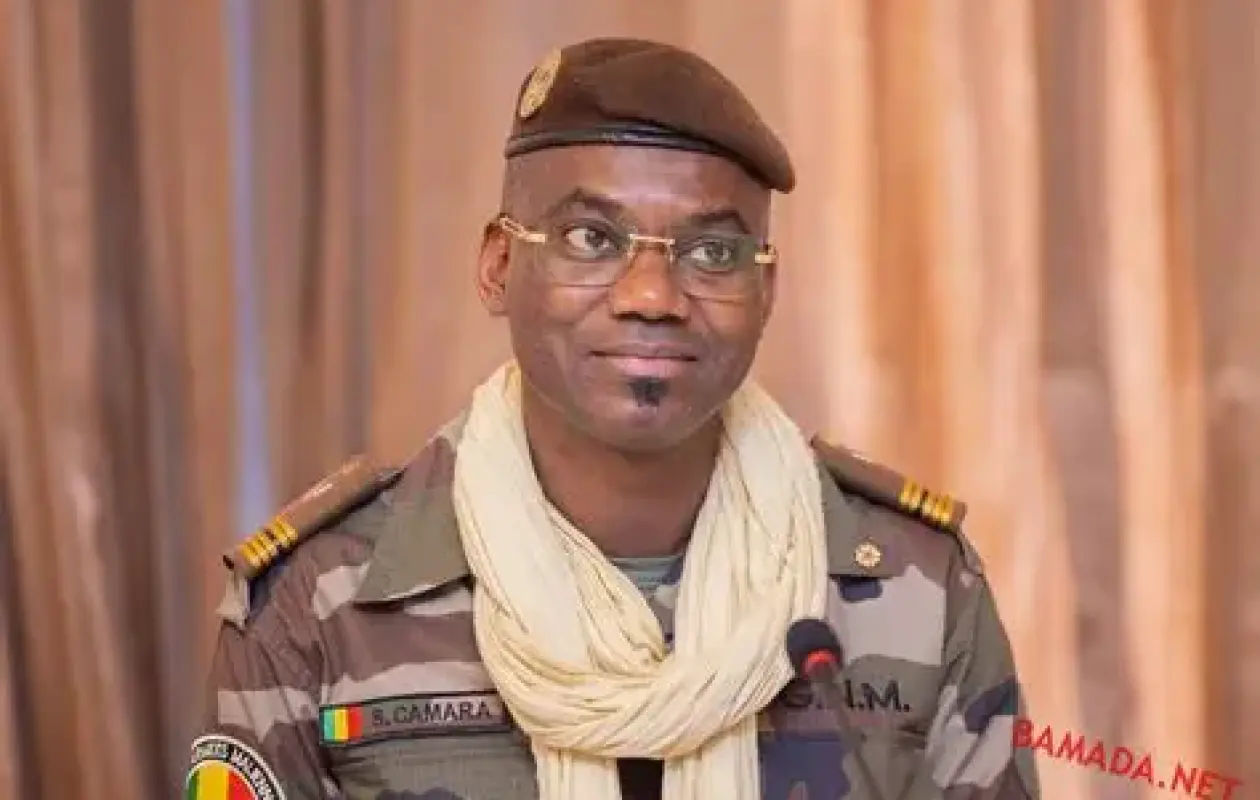 Mali : hommage national au général Sadio Camara, figure clé de la transition emportée par la guerre