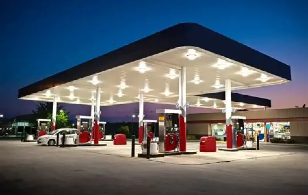 Flambée du pétrole : l’État ivoirien débloque plus de 100 milliards FCFA pour contenir les prix à la pompe