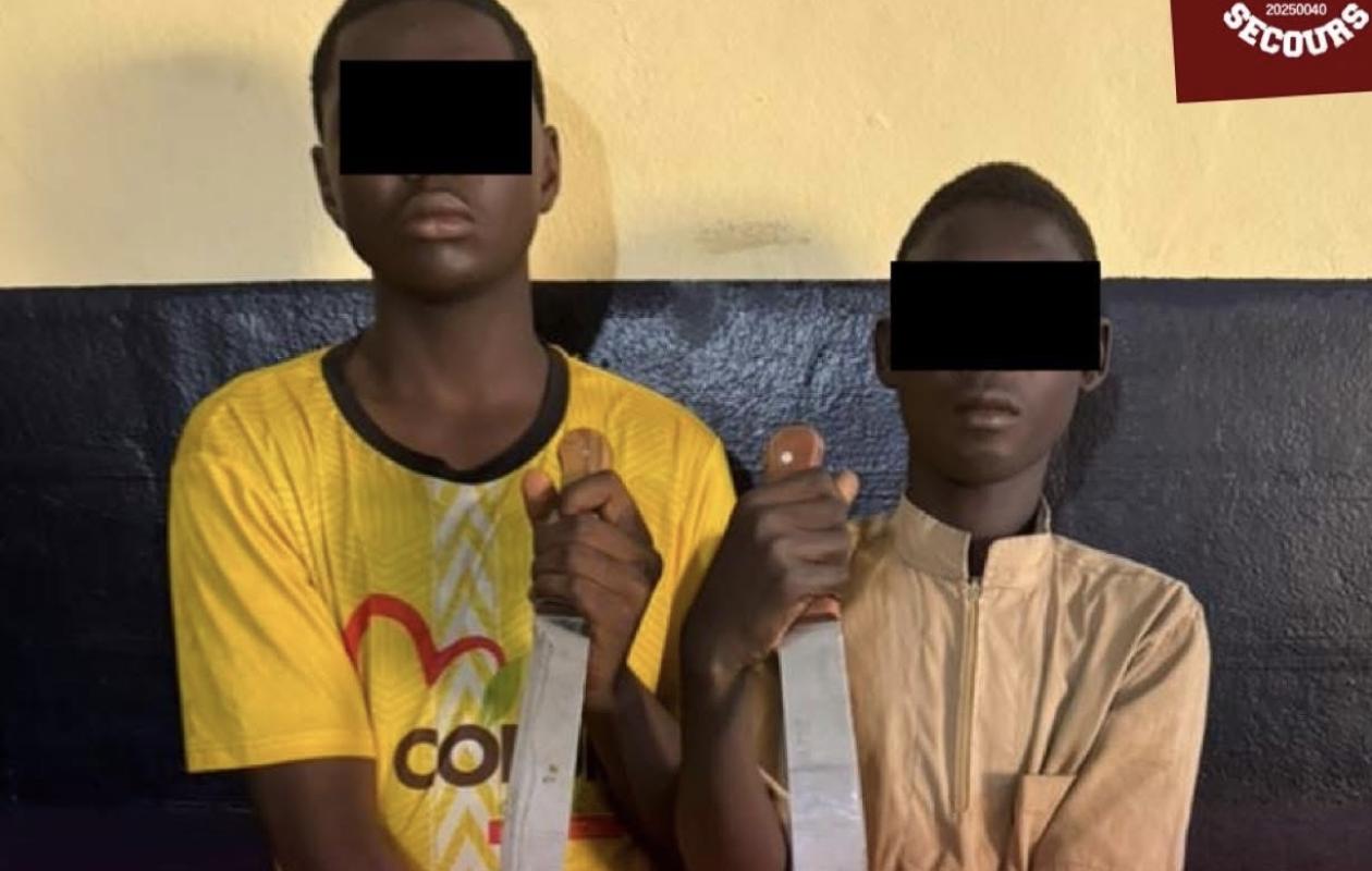 Abobo : deux élèves mineurs arrêtés avec des couteaux après une violente bagarre à la cité Concorde 2