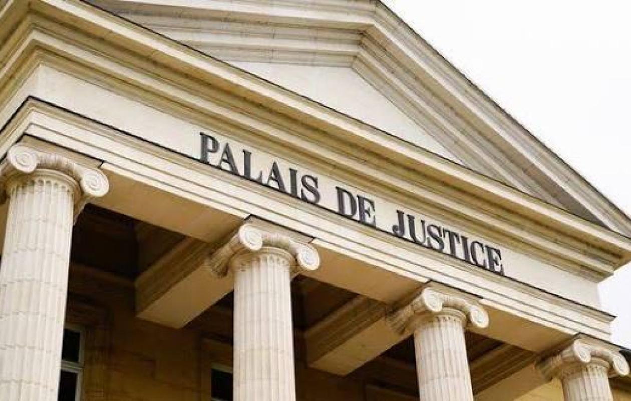 Un homme soupçonné de préparer une attaque terroriste contre un musée parisien mis en examen et écroué