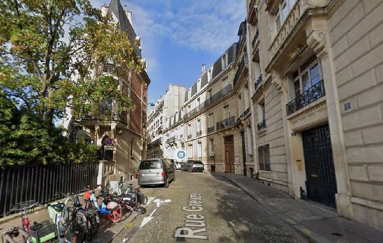 La soirée étudiante dégénère dans le 16ème arrondissement à Paris : une jeune fille de 18 ans poignarde sa rivale