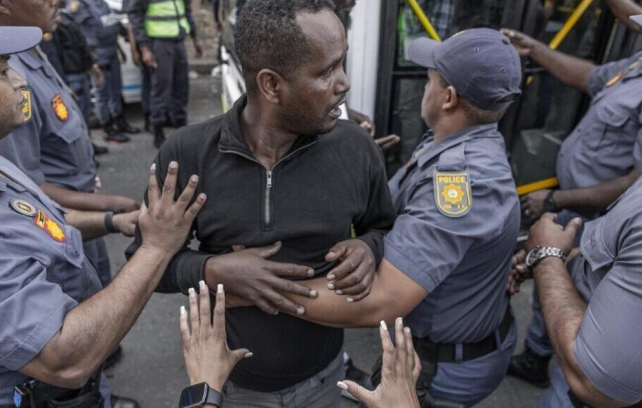 Afrique du Sud: évacuation d'étrangers réfugiés dans une église par crainte d'attaques xénophobes