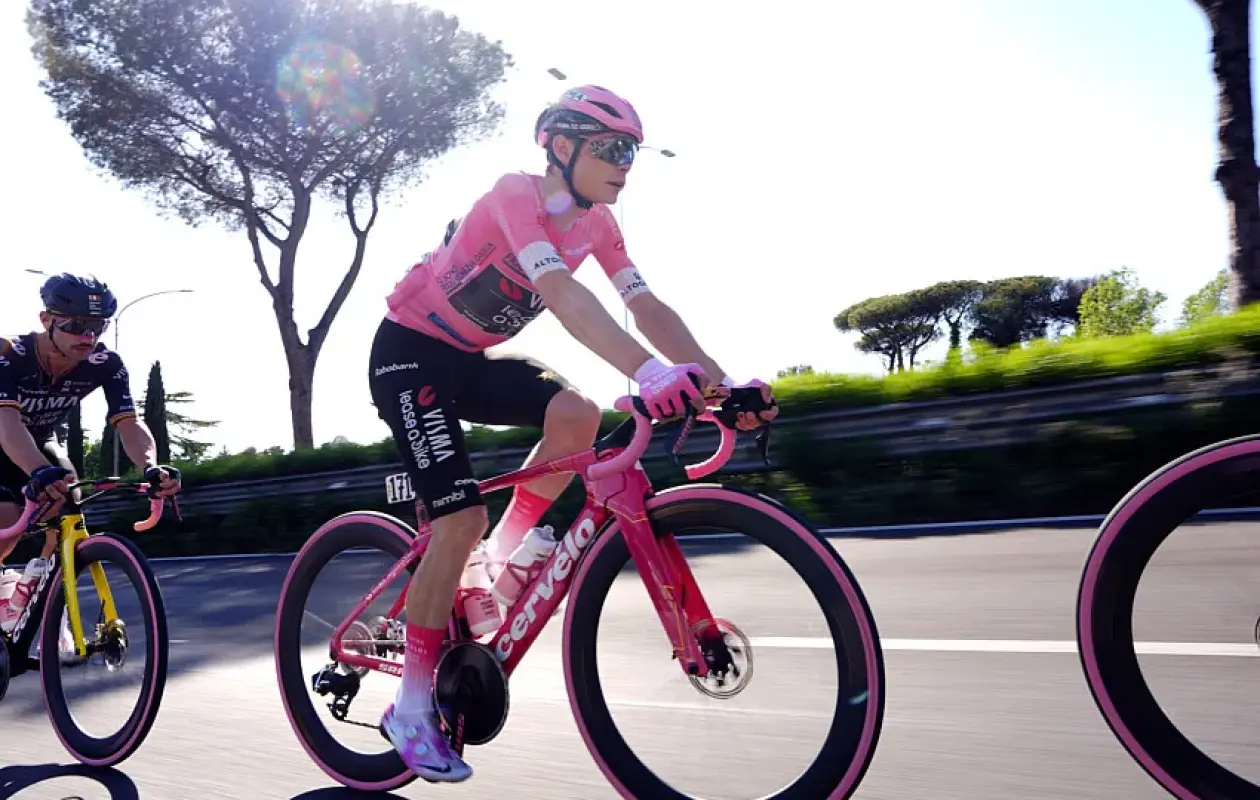 Giro : Jonas Vingegaard triomphe à Rome et entre dans la légende du cyclisme