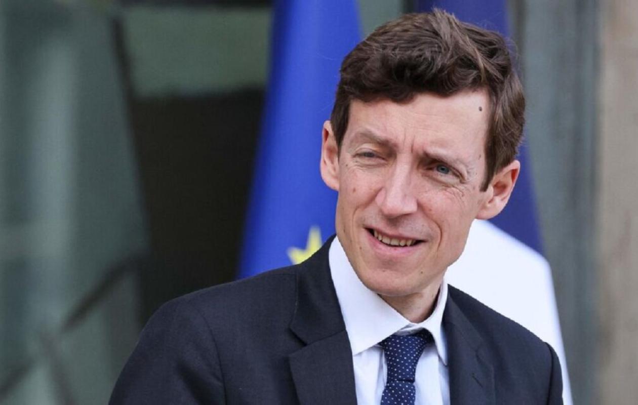 France/L'arroseur arrosé : le ministre de l'Éducation trébuche sur un test d'orthographe à la télé