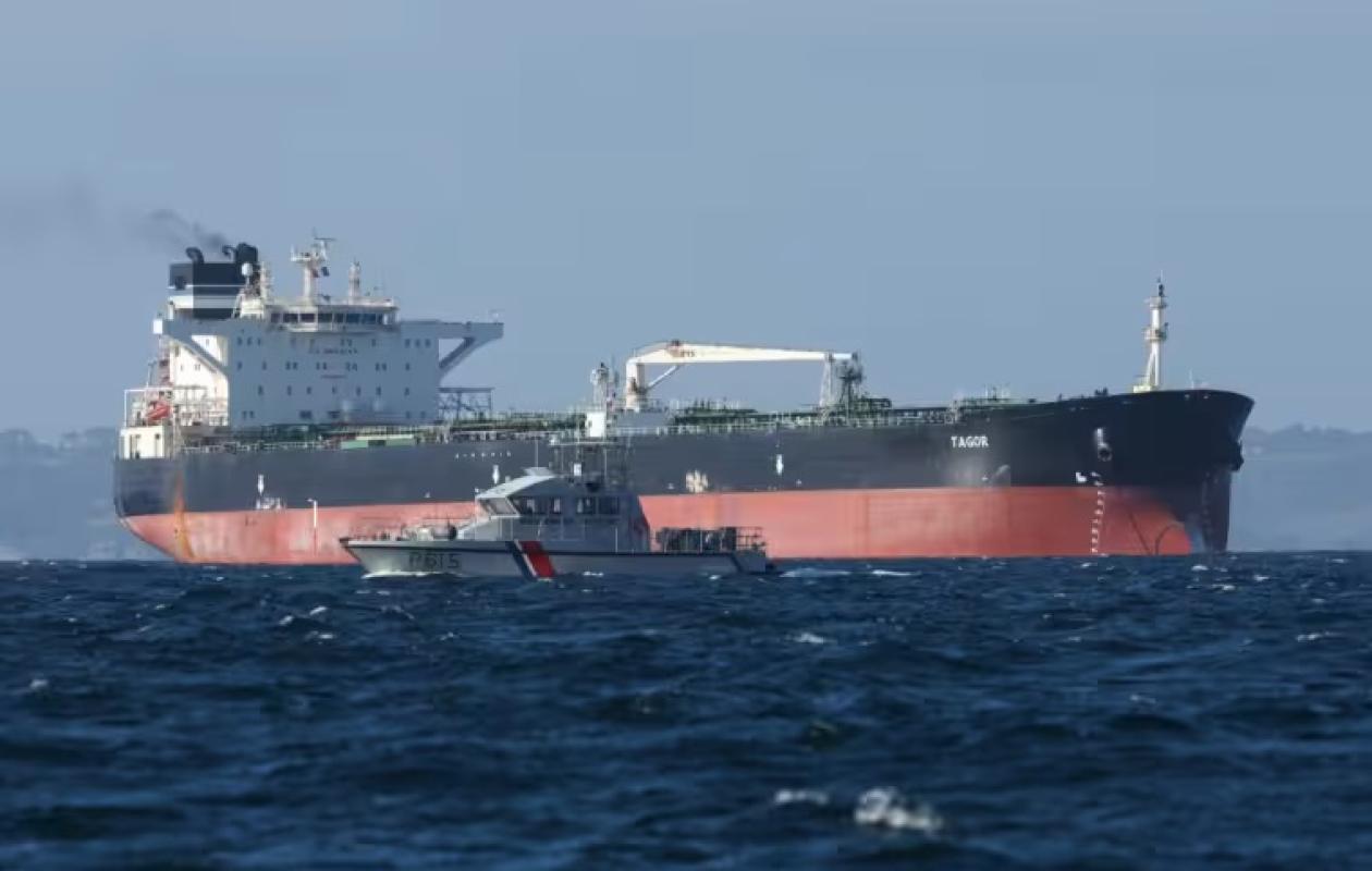 Pétrolier de la flotte fantôme russe intercepté par la France: le Cameroun condamne l'usage frauduleux de son pavillon