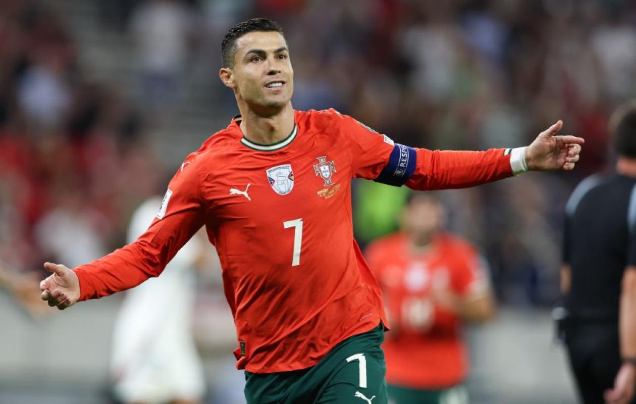 Mondial-2026: Ronaldo entre en piste après les débuts record de Messi et Mbappé