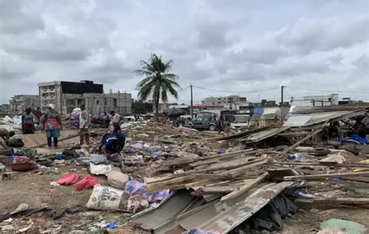 Campement de Koumassi : le Barreau pointe de graves irrégularités dans les démolitions