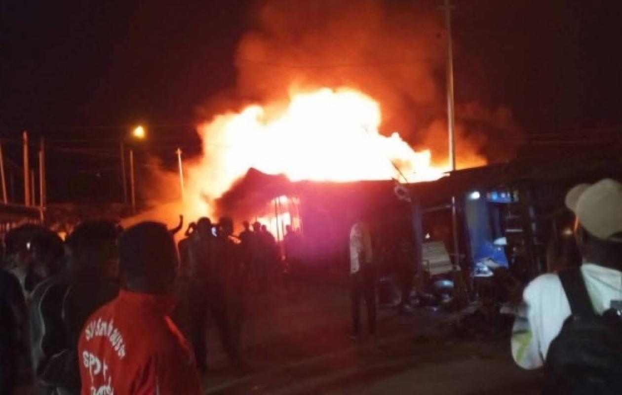 Man : plusieurs magasins d’électroménager réduits en cendres dans un incendie au Grand marché