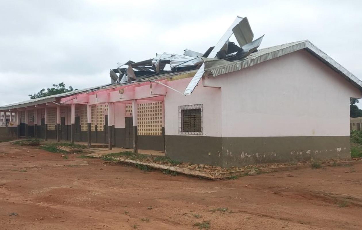 Intempéries à Madinani : une tornade arrache la toiture d’un bâtiment de l’EPP Jeunes Filles
