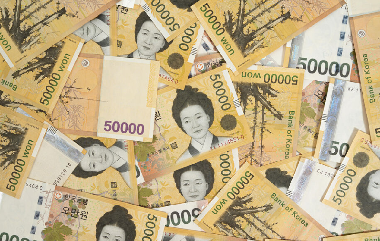 Il vole 40 000 euros dans un coffre-fort et les remplace par des faux billets de jeux de société : un banquier sud-coréen arrêté