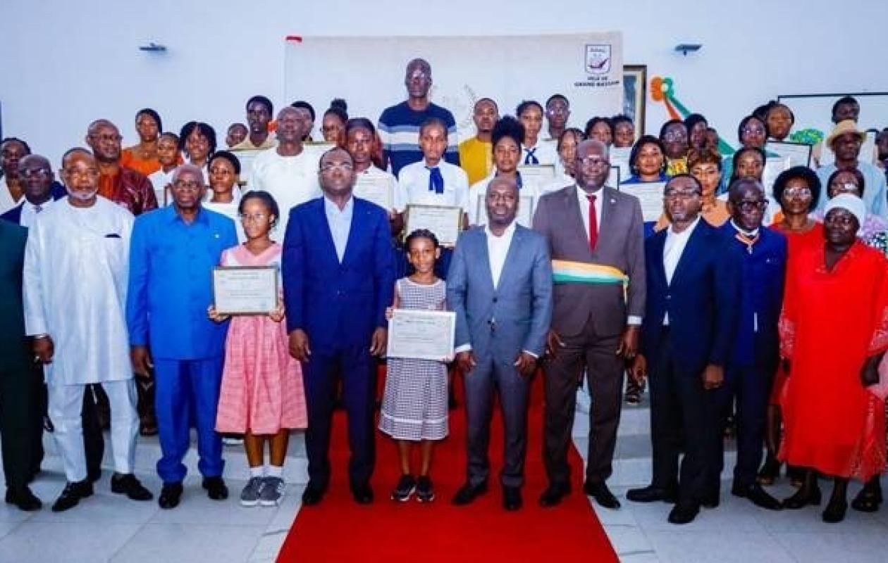 Grand-Bassam célèbre l’excellence scolaire avec plus de 1 050 bourses d’études attribuées